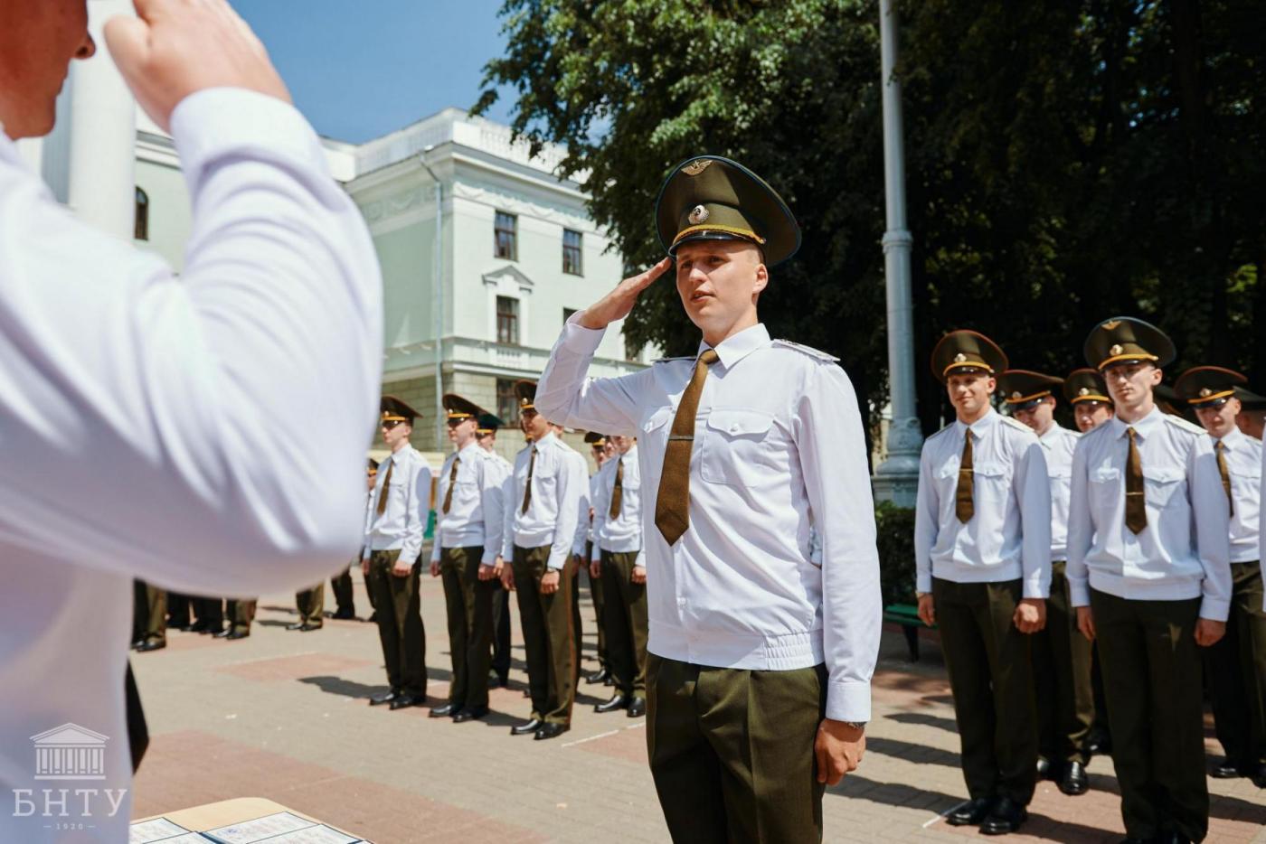 В БНТУ состоялся выпуск офицеров ВТФ